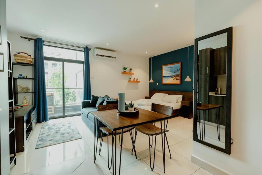Enjoy Luxury Studio W/Pool @Embassy Gardens アクラ エクステリア 写真